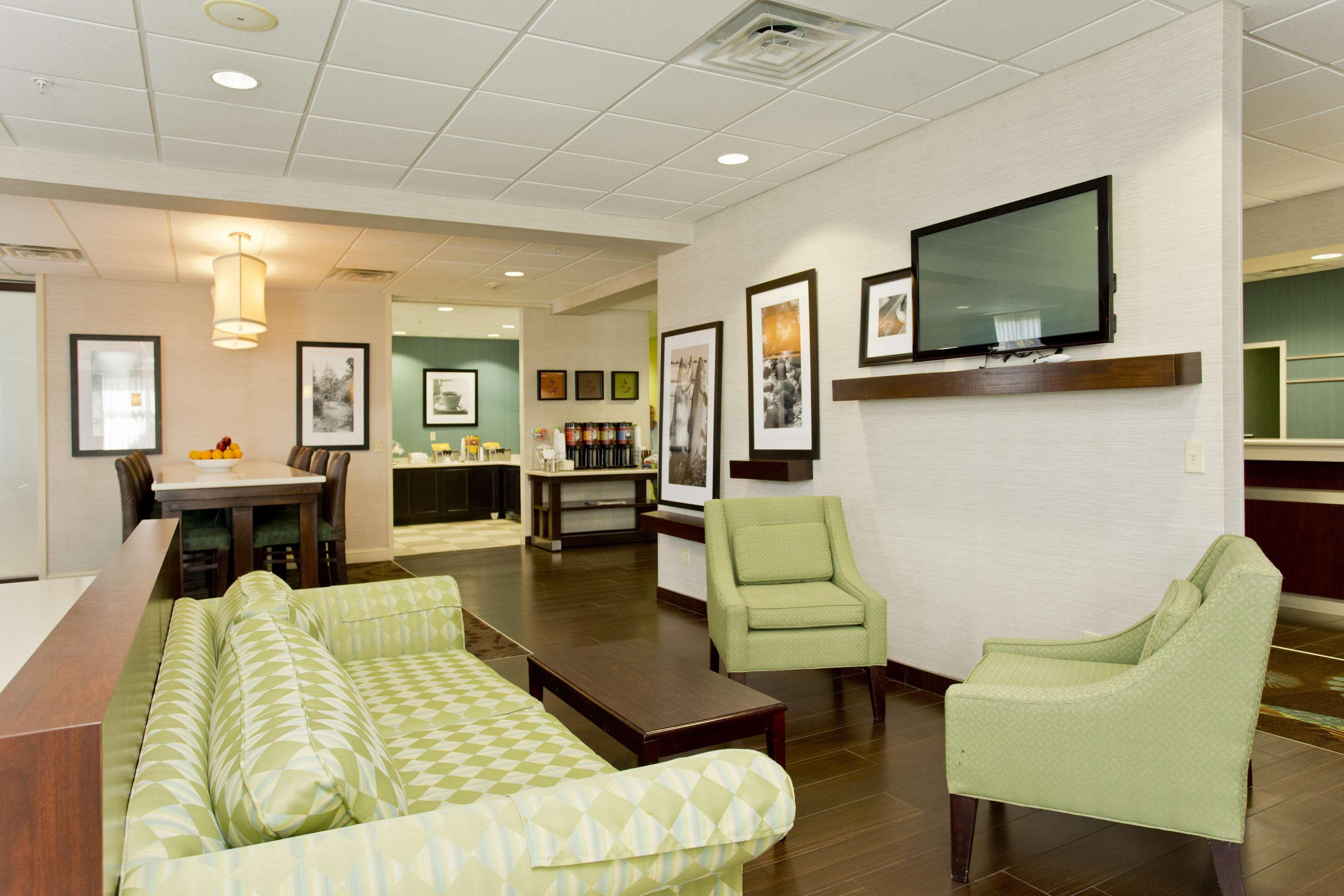 Hampton Inn Front Royal Exterior photo