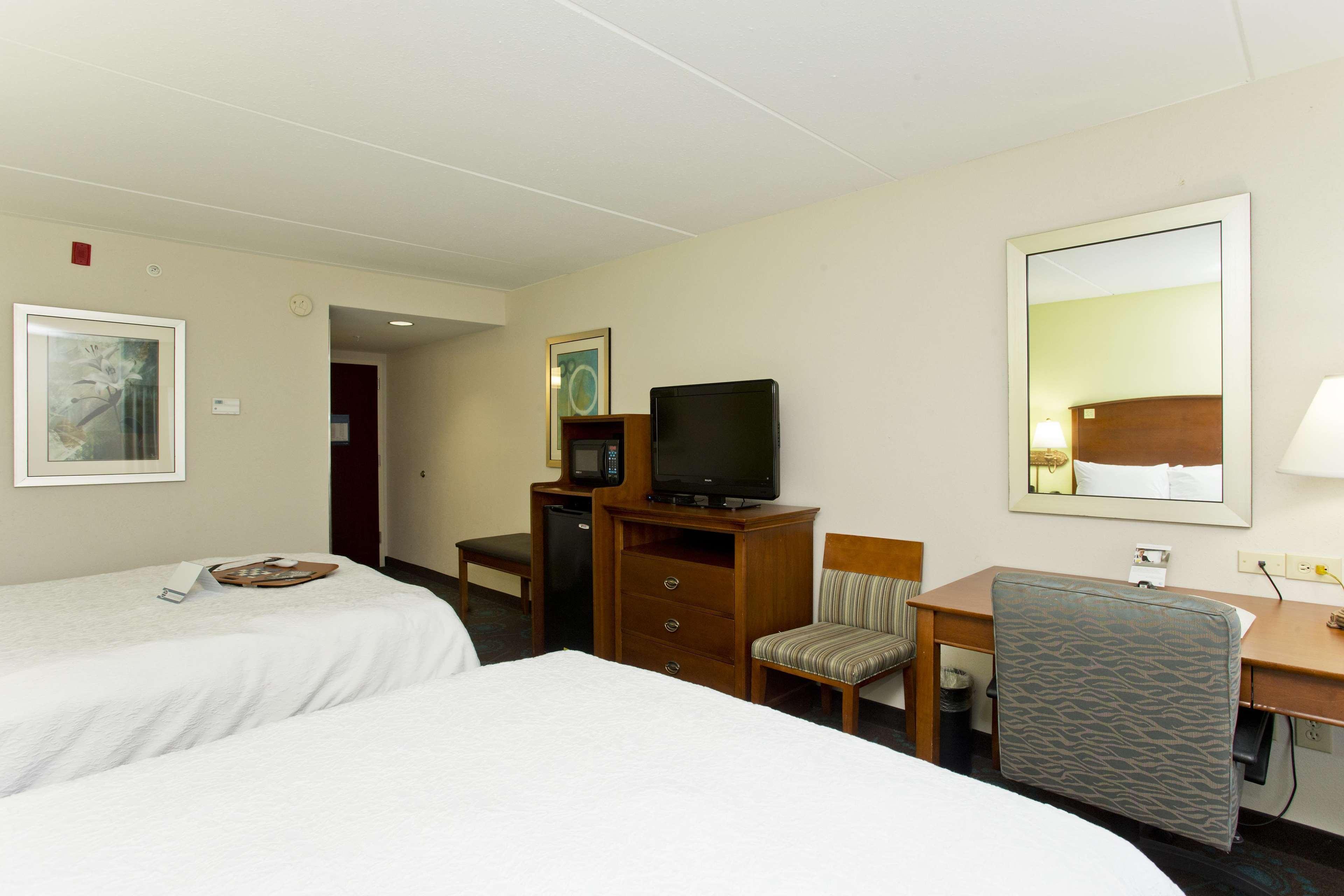 Hampton Inn Front Royal Exterior photo