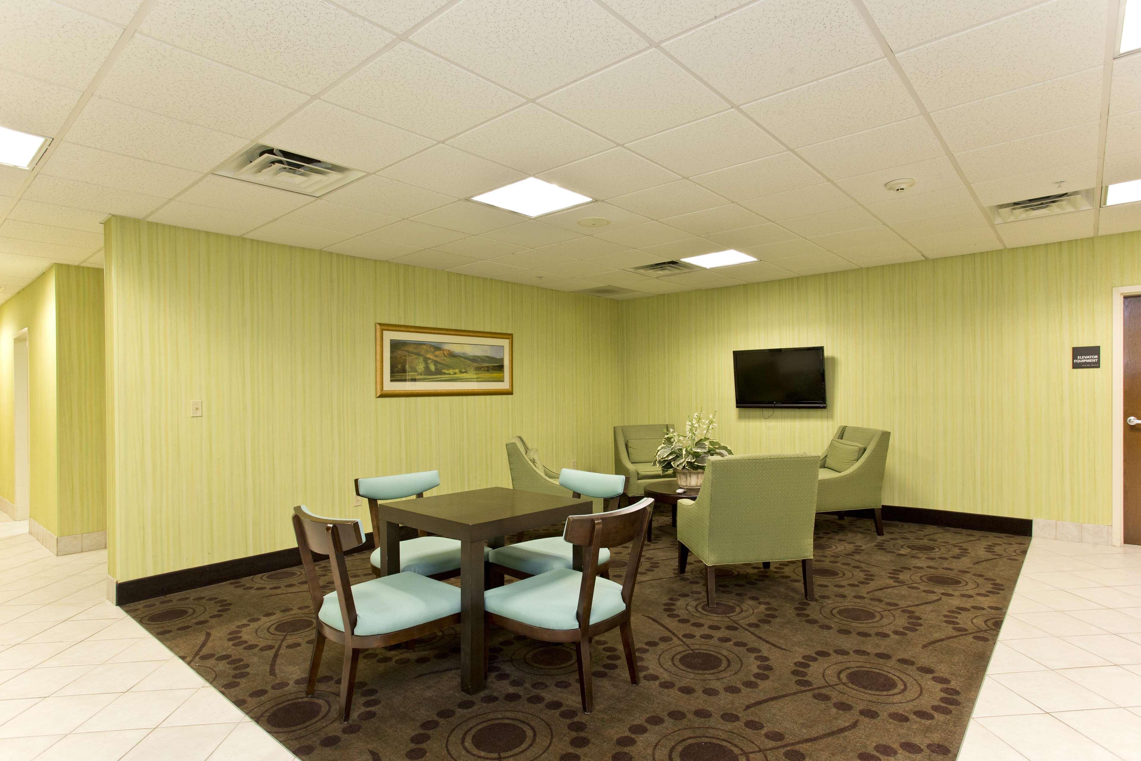 Hampton Inn Front Royal Exterior photo
