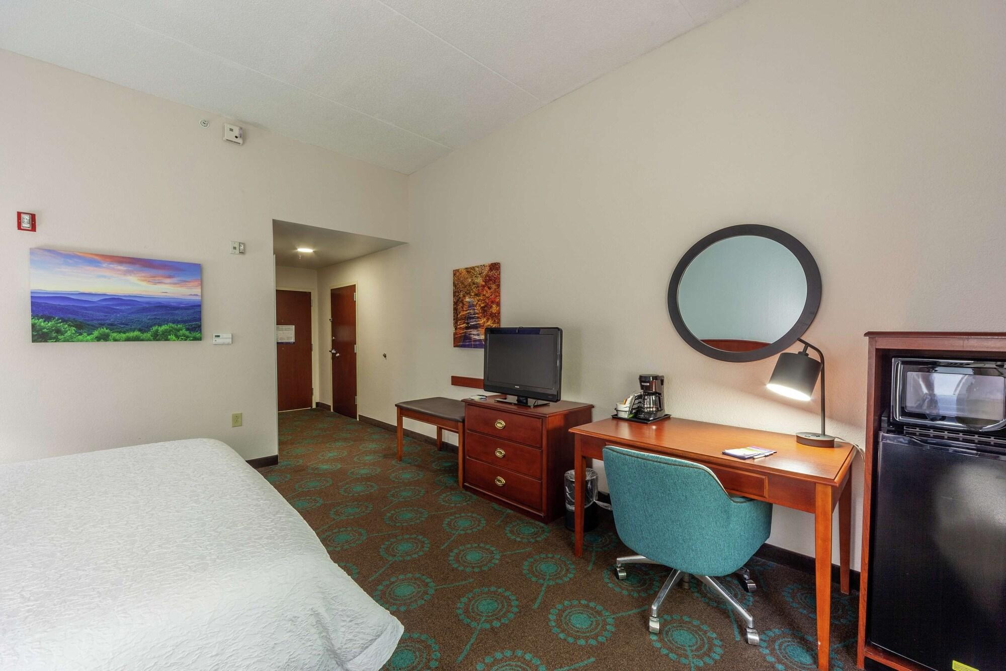 Hampton Inn Front Royal Exterior photo