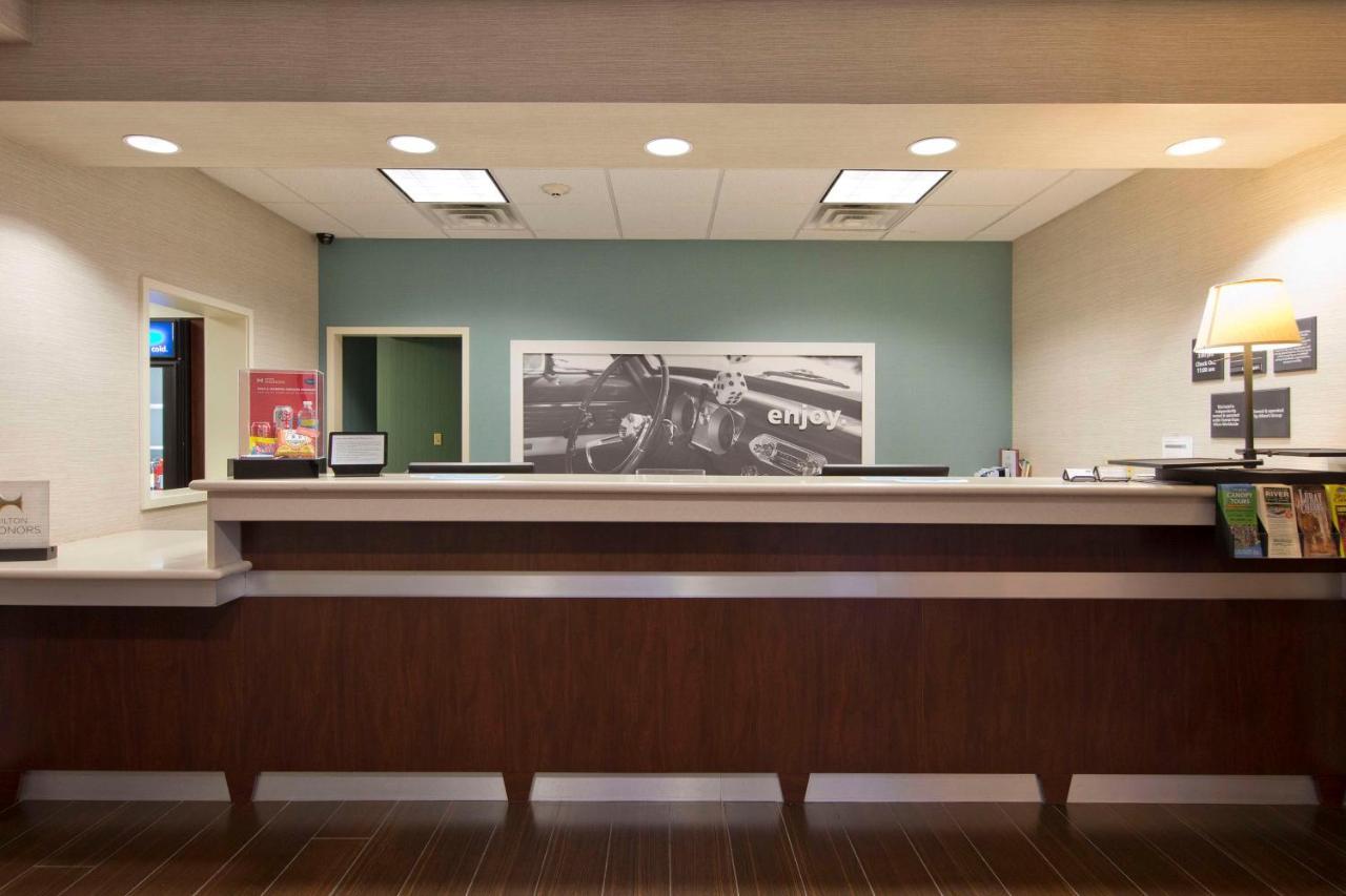 Hampton Inn Front Royal Exterior photo